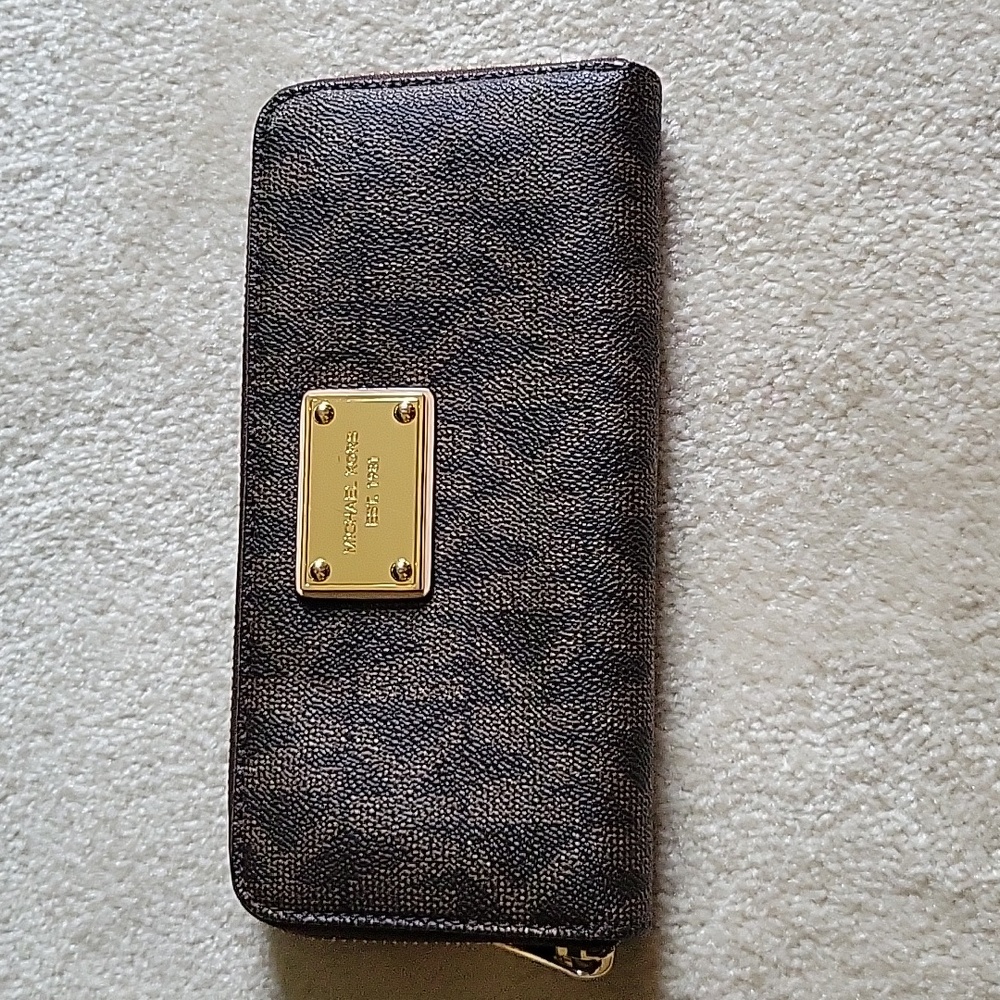 Michael Kors wallet